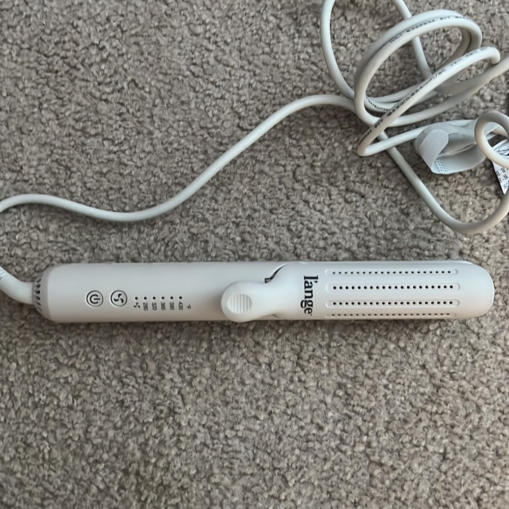 L’ange “le duo” straightening/curling iron with airflow technology.